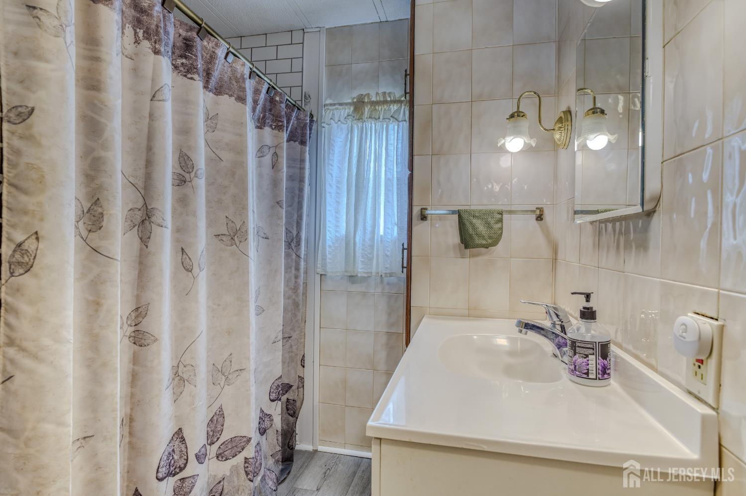 4 Byron Road North Brunswick, NJ 08902 - Photo 20 of 31