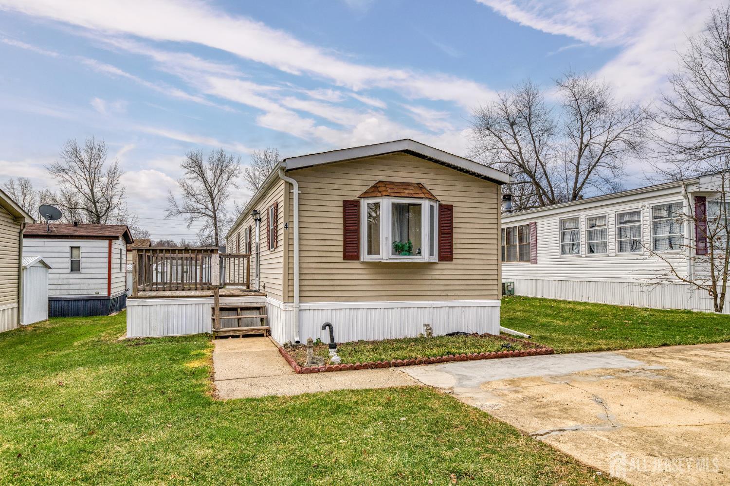 4 Byron Road North Brunswick, NJ 08902 - Photo 4 of 31