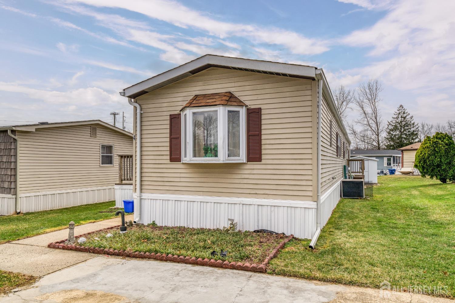 4 Byron Road North Brunswick, NJ 08902 - Photo 5 of 31