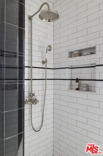 $2,699,000 | 6258 Warner Drive, Los Angeles, CA 90048