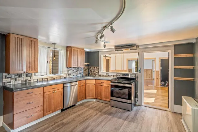 $385,000 | 192 Turkey Lane, Winthrop, ME 04364