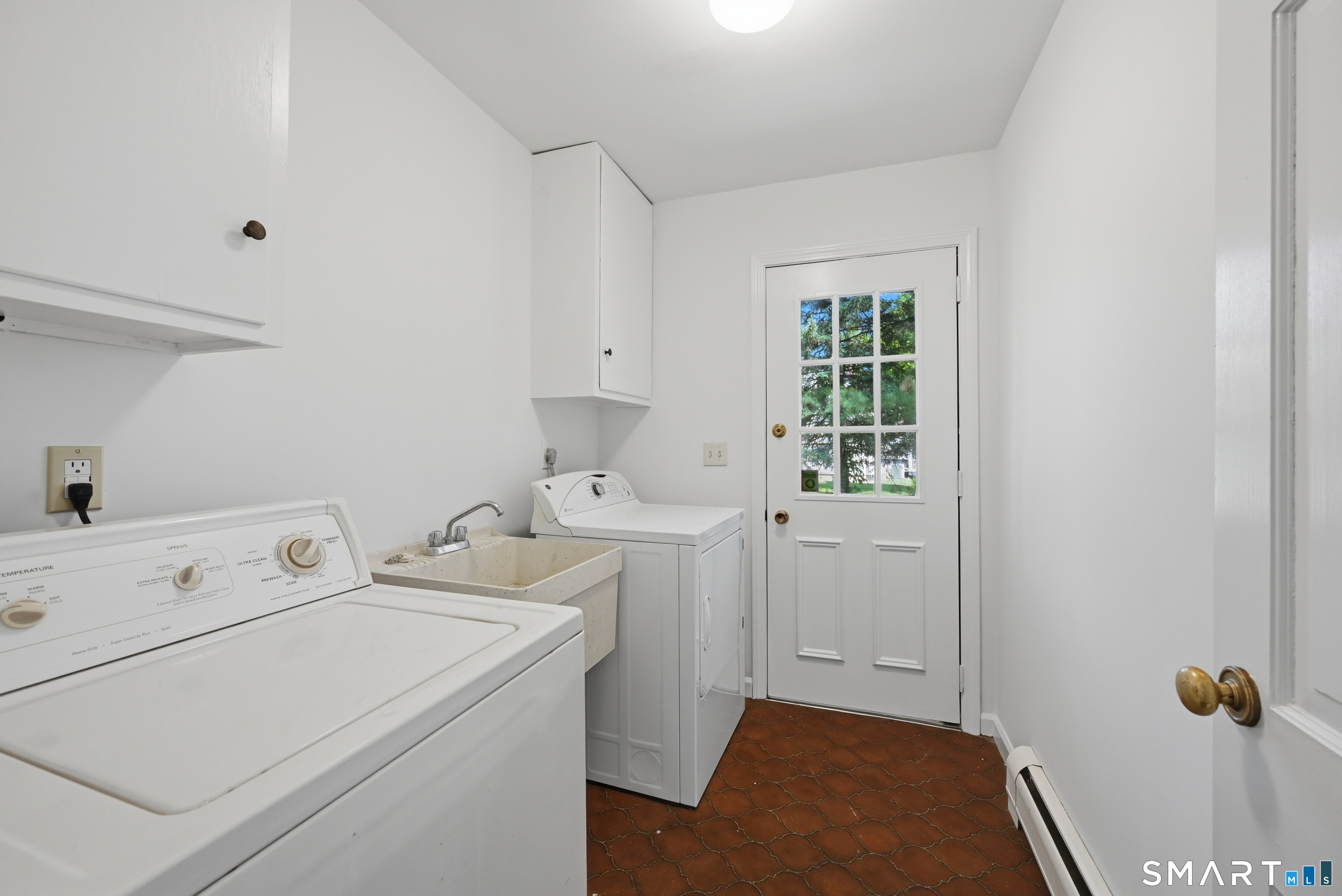 15 Valley View Road Newtown, CT 06470 - Photo 13 of 25