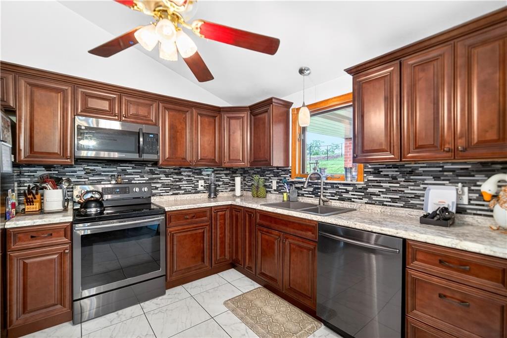 344 Lincoln Hall Road Elizabeth, PA 15037 - Photo 21 of 44