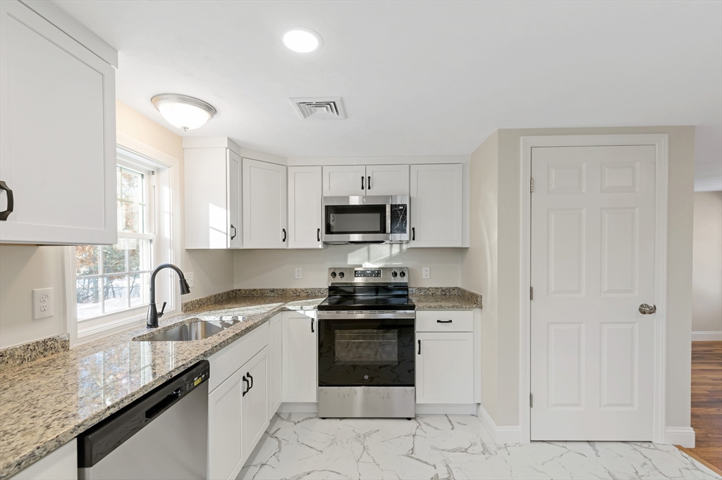 11 Wompanoag Road Sagamore Beach, MA 02562 - Photo 11 of 21