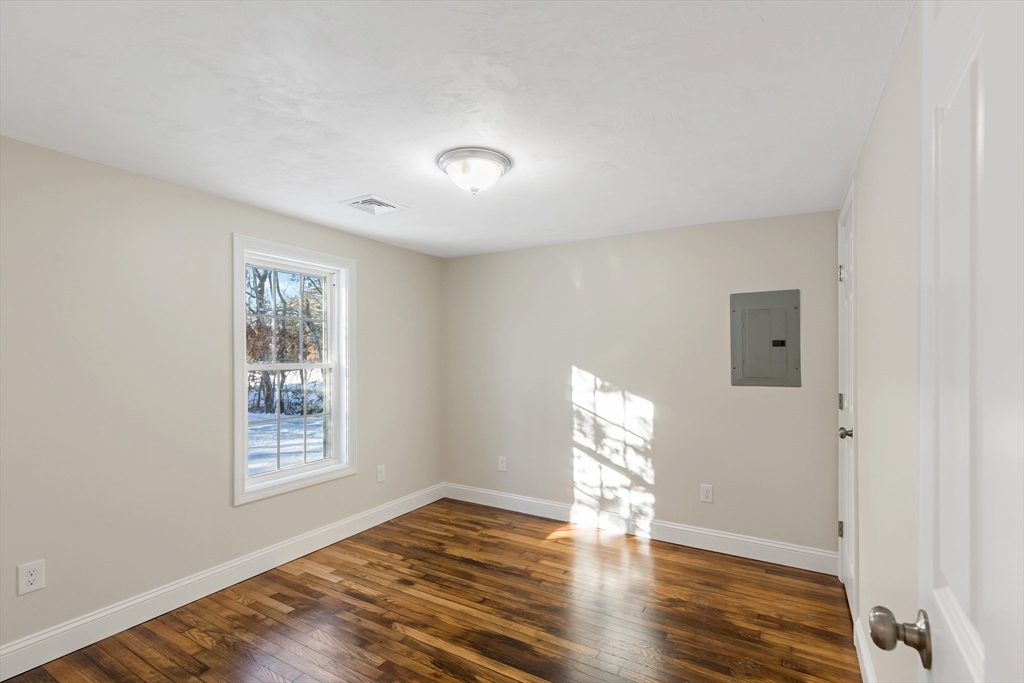 11 Wompanoag Road Sagamore Beach, MA 02562 - Photo 17 of 21