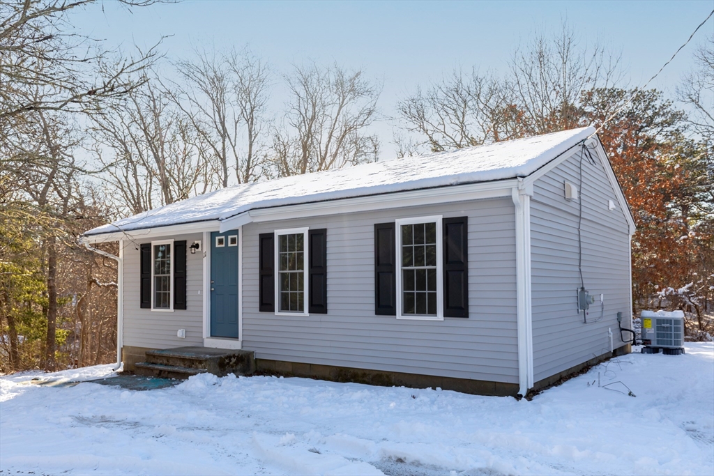 11 Wompanoag Road Sagamore Beach, MA 02562 - Photo 3 of 21