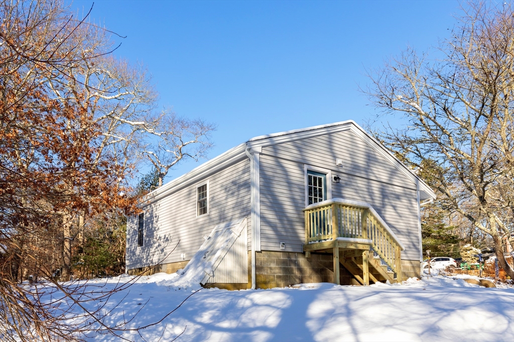 11 Wompanoag Road Sagamore Beach, MA 02562 - Photo 5 of 21