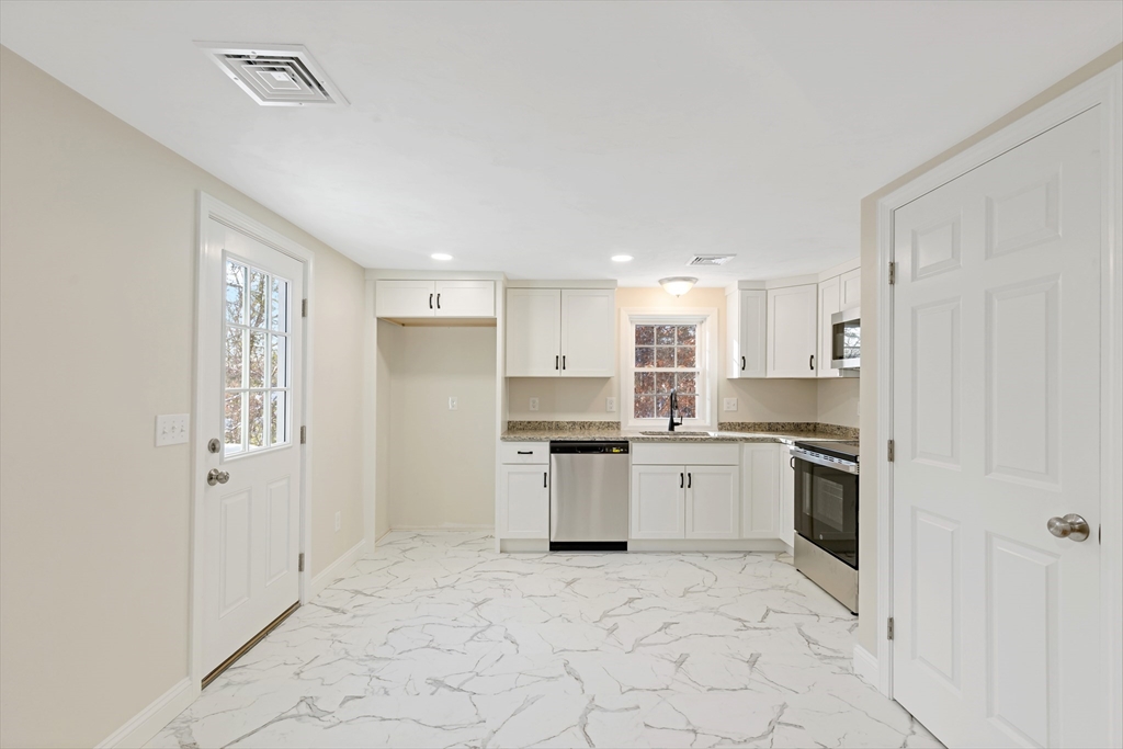 11 Wompanoag Road Sagamore Beach, MA 02562 - Photo 8 of 21