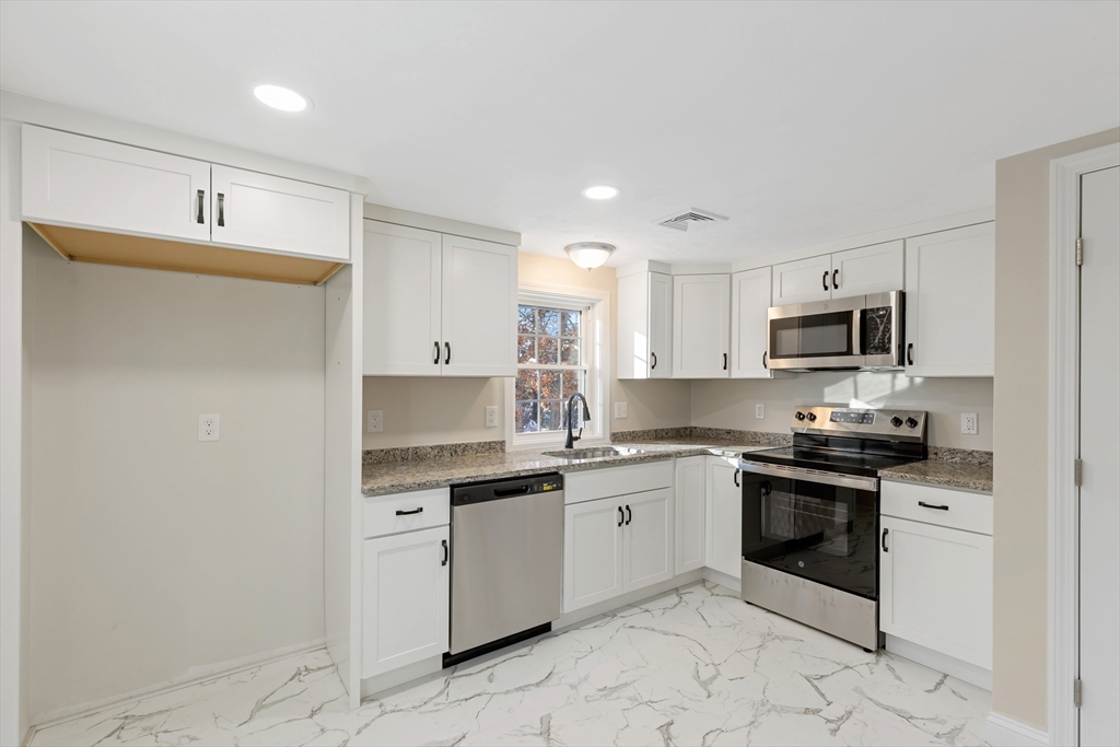 11 Wompanoag Road Sagamore Beach, MA 02562 - Photo 9 of 21