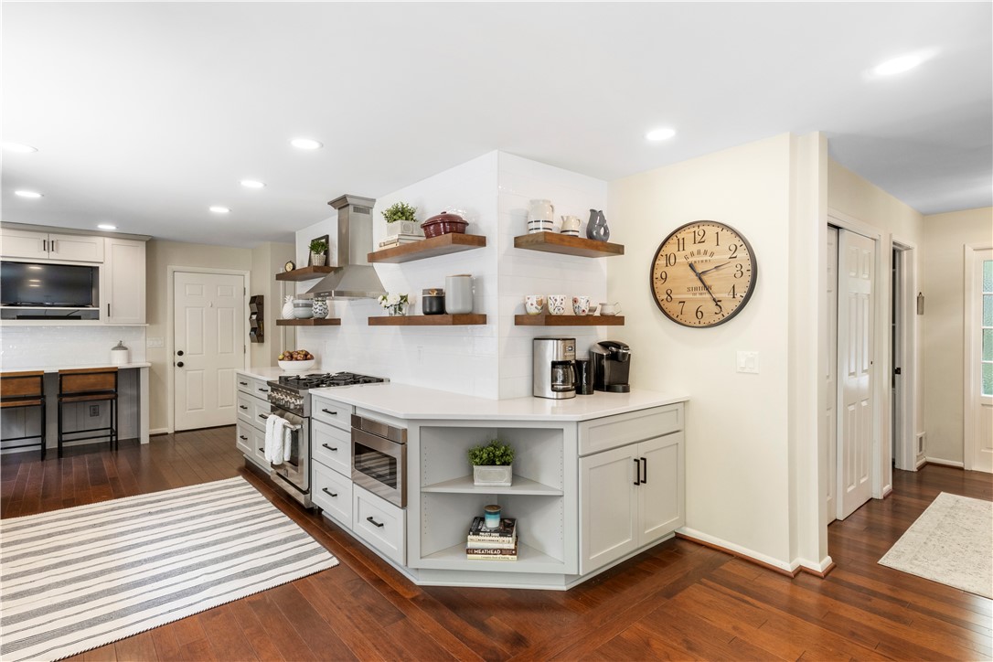 658 Oakridge Drive Irondequoit, NY 14617 - Photo 13 of 49