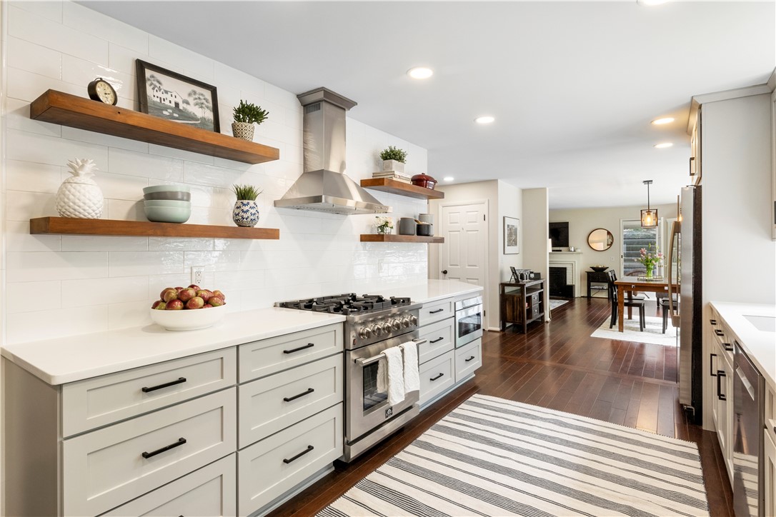 658 Oakridge Drive Irondequoit, NY 14617 - Photo 15 of 49