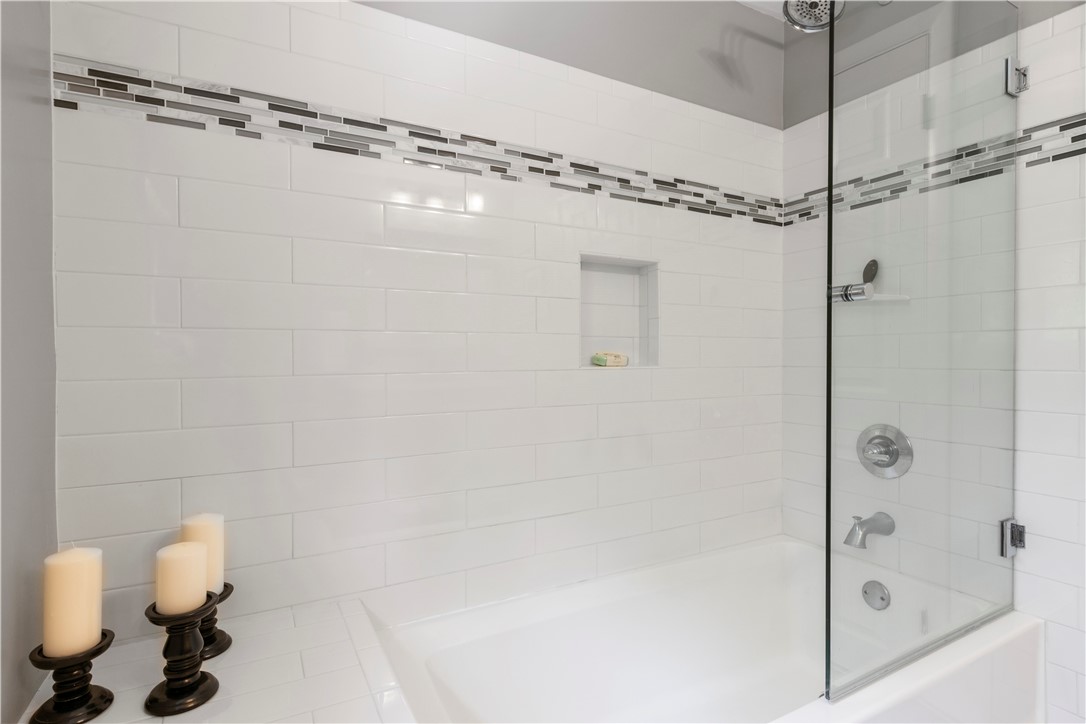 658 Oakridge Drive Irondequoit, NY 14617 - Photo 23 of 49