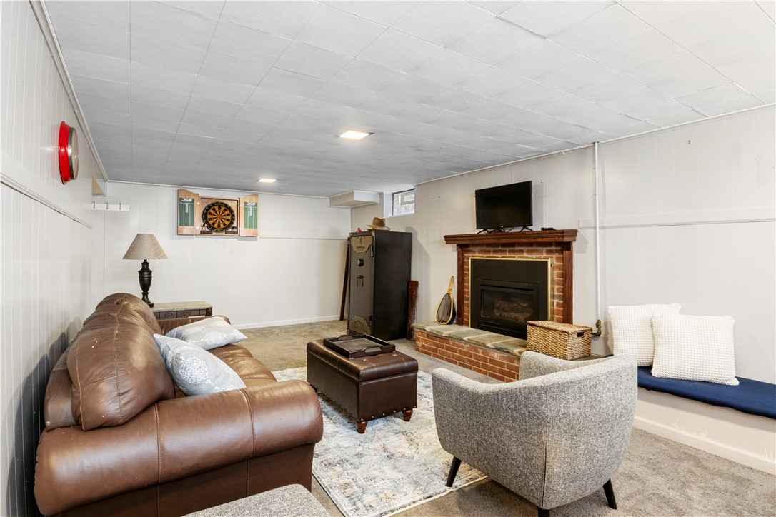 658 Oakridge Drive Irondequoit, NY 14617 - Photo 33 of 49