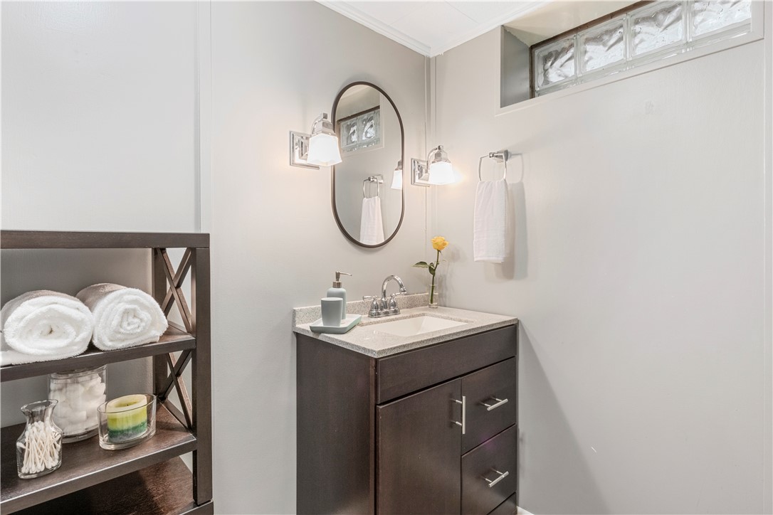 658 Oakridge Drive Irondequoit, NY 14617 - Photo 35 of 49