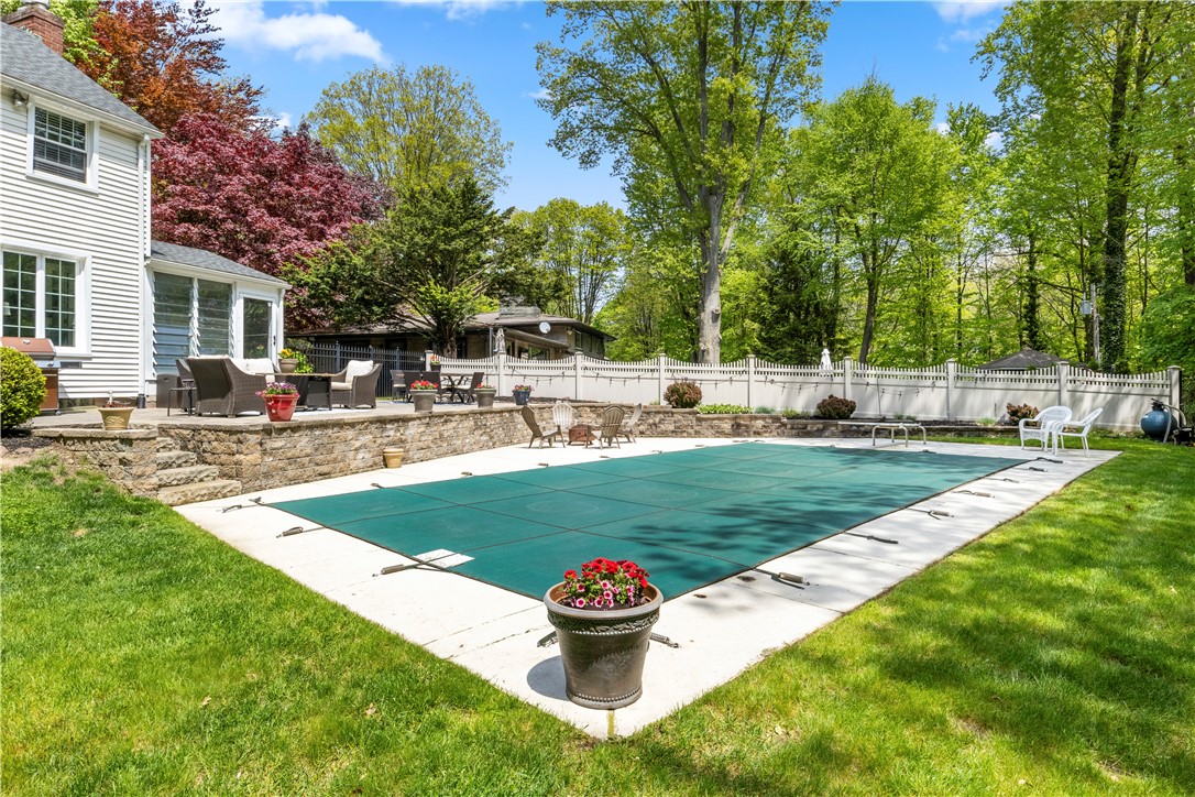 658 Oakridge Drive Irondequoit, NY 14617 - Photo 38 of 49