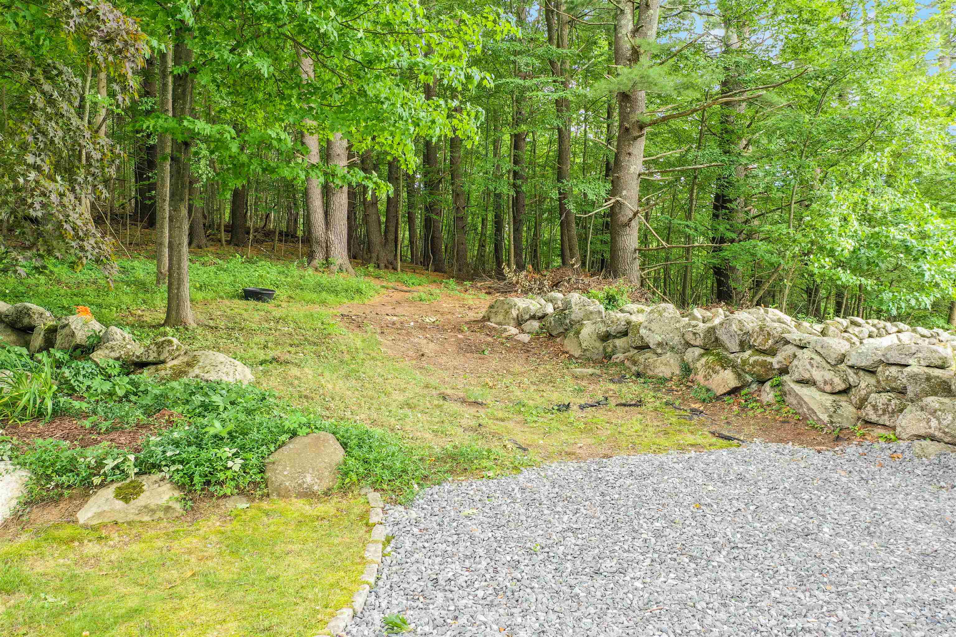 44 Christian Hill Road Amherst, NH 03031 - Photo 5 of 38