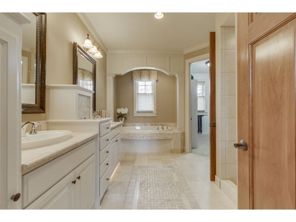 9917 Trails End Road Chanhassen, MN 55317 - Photo 11 of 24 Gallery Image 11
