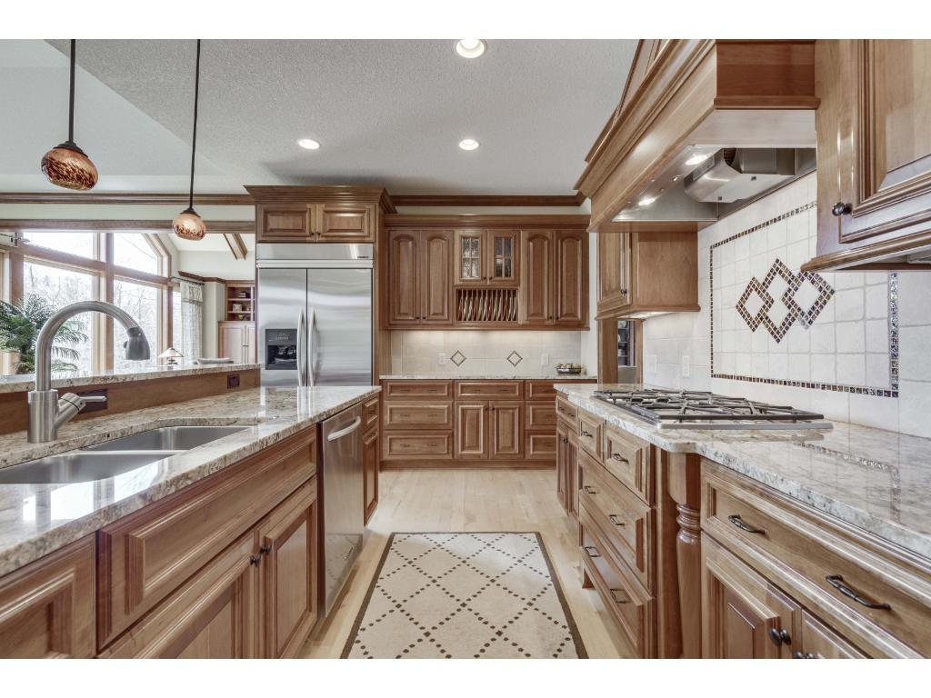 9917 Trails End Road Chanhassen, MN 55317 - Photo 5 of 24 Gallery Image 5