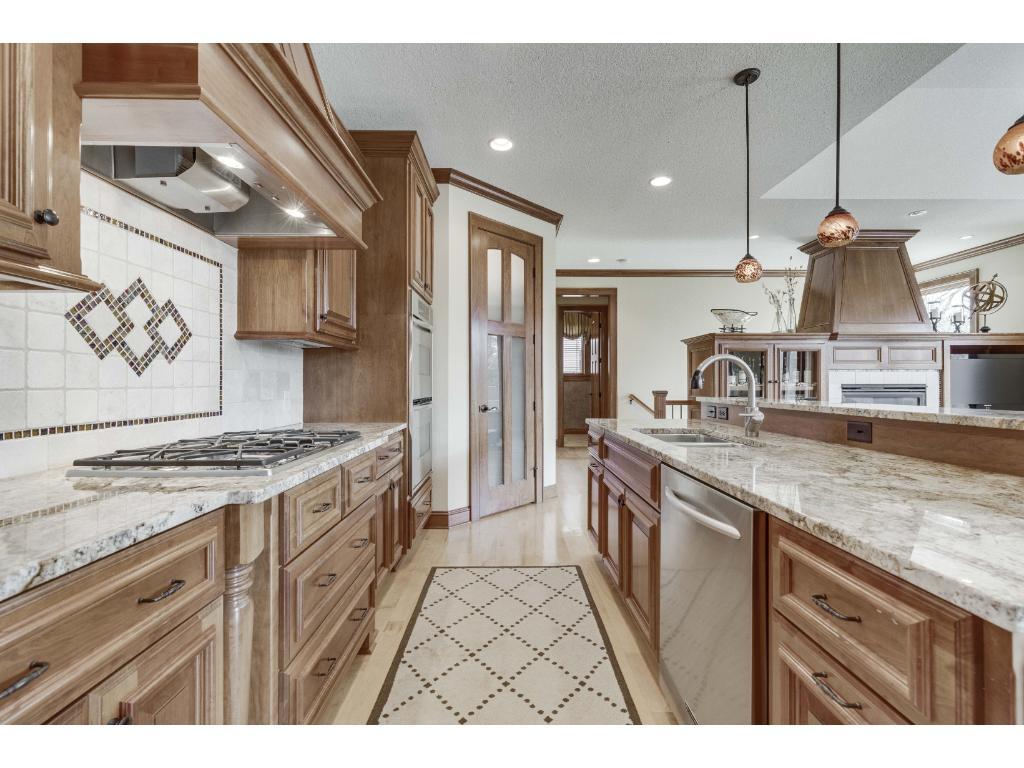 9917 Trails End Road Chanhassen, MN 55317 - Photo 6 of 24 Gallery Image 6