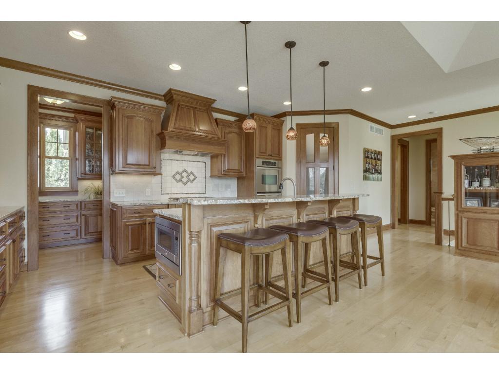 9917 Trails End Road Chanhassen, MN 55317 - Photo 7 of 24 Gallery Image 7