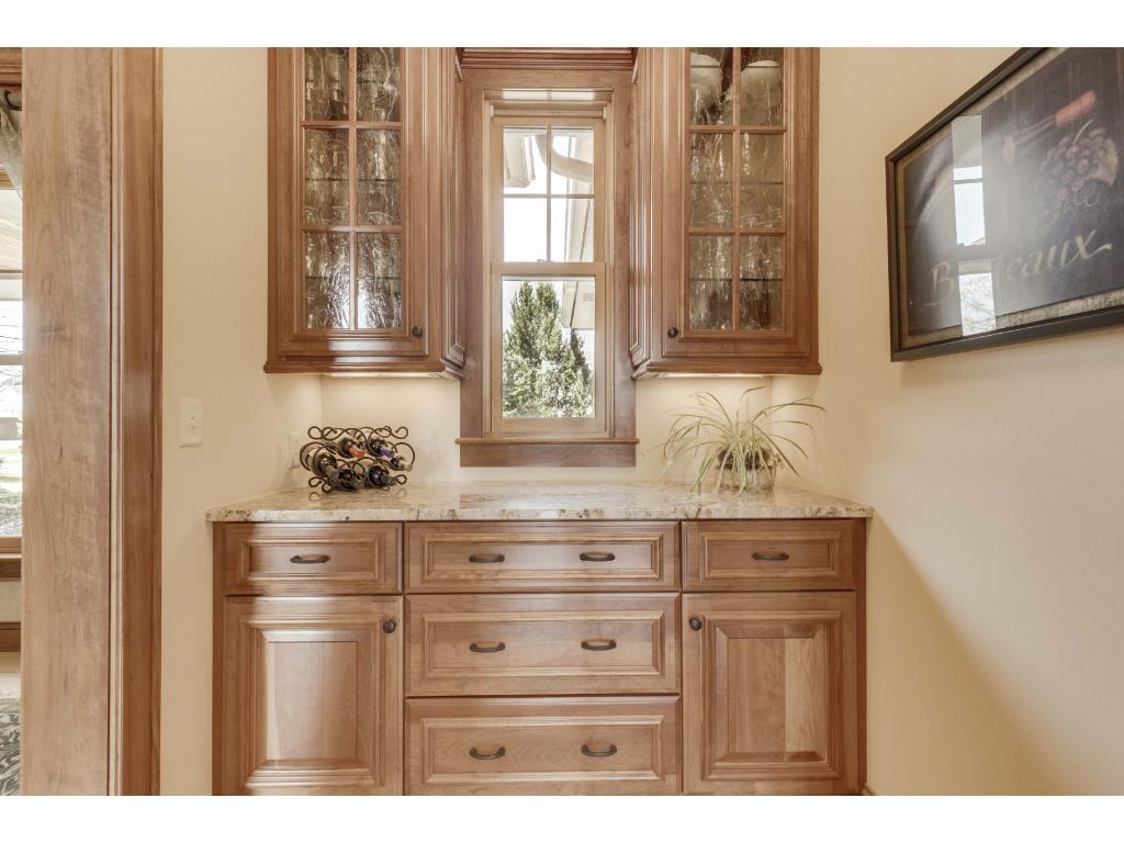 9917 Trails End Road Chanhassen, MN 55317 - Photo 9 of 24 Gallery Image 9
