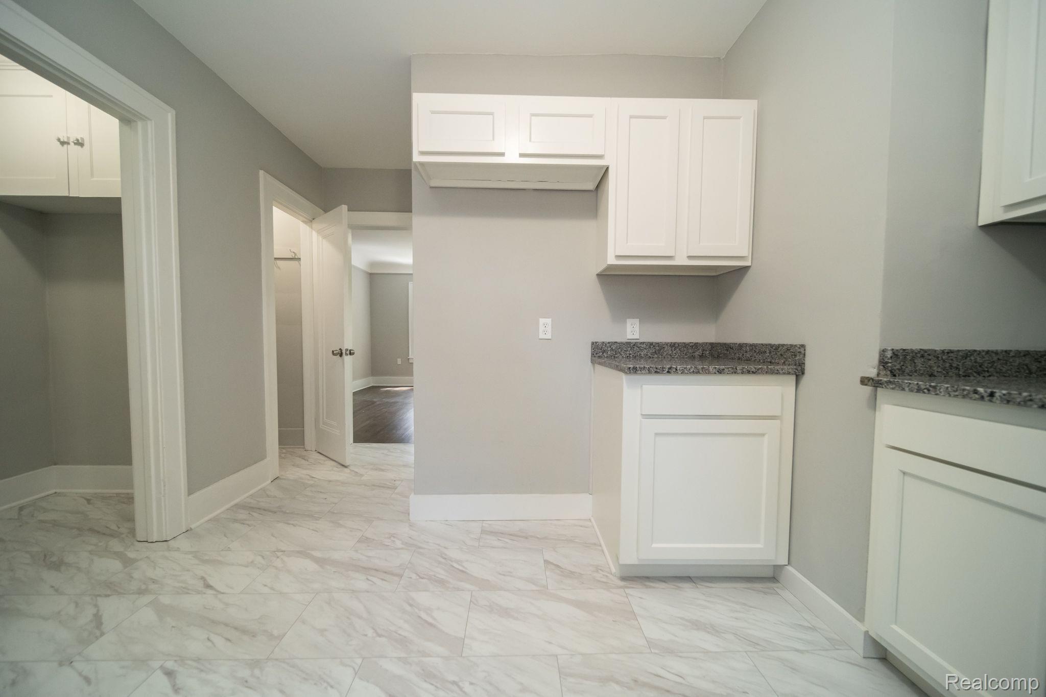 735 Menominee Road Pontiac, MI 48341 - Photo 11 of 93 Gallery Image 11