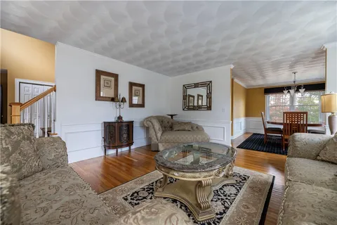 $899,900 | 47 Wooded Grove Circle, South Kingstown, RI 02892