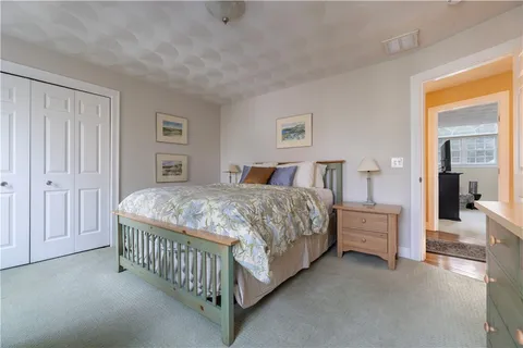 $899,900 | 47 Wooded Grove Circle, South Kingstown, RI 02892