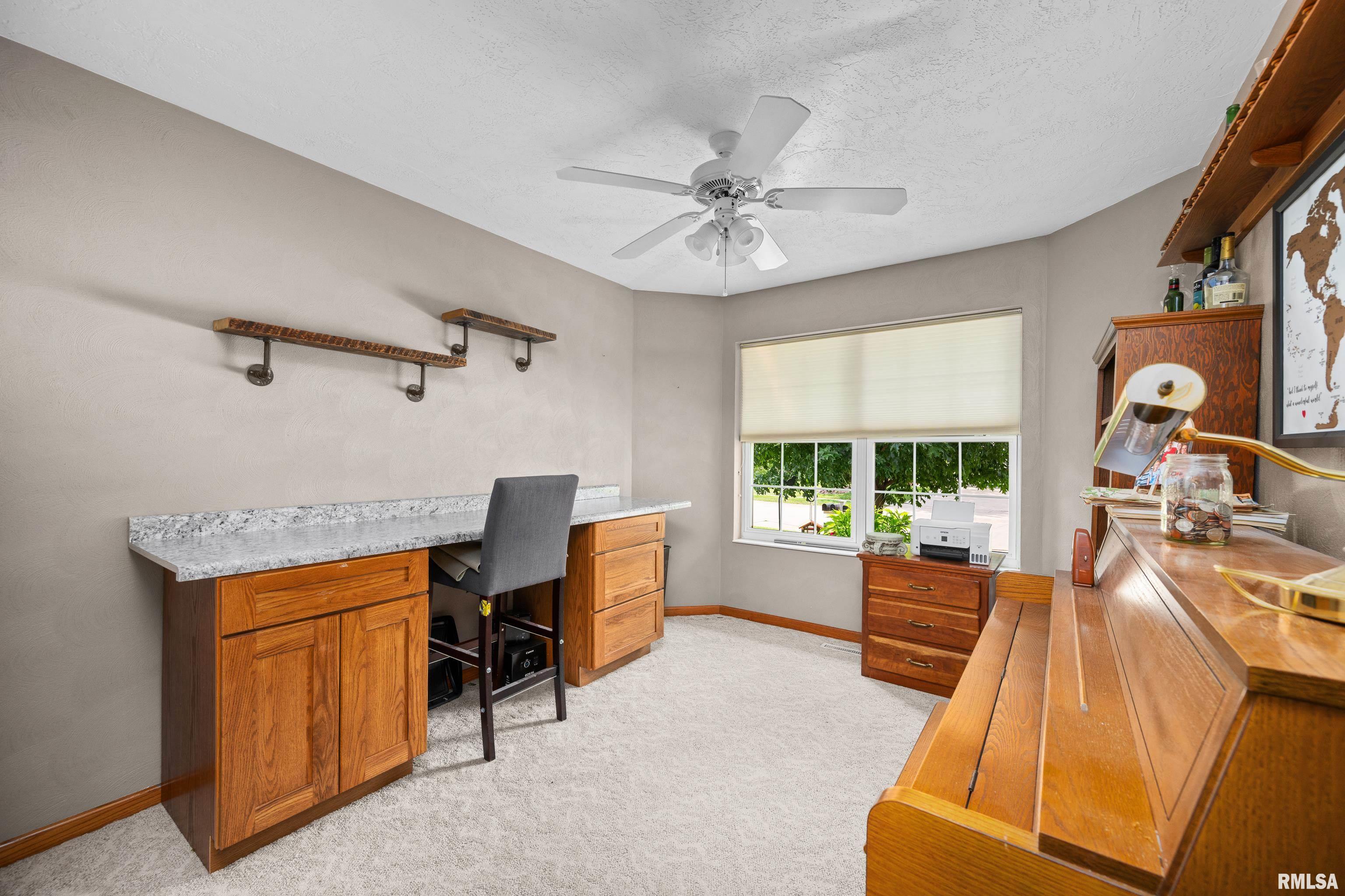 5075 Red Fox Road Bettendorf, IA 52722 - Photo 3 of 36
