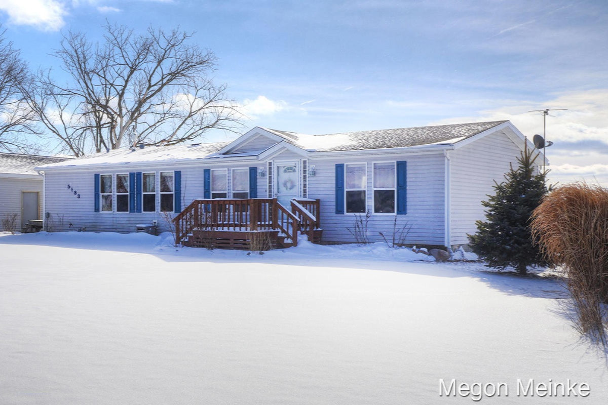 5183 Wooldridge Road Belding, MI 48809 - Photo 2 of 28 IMG_5184