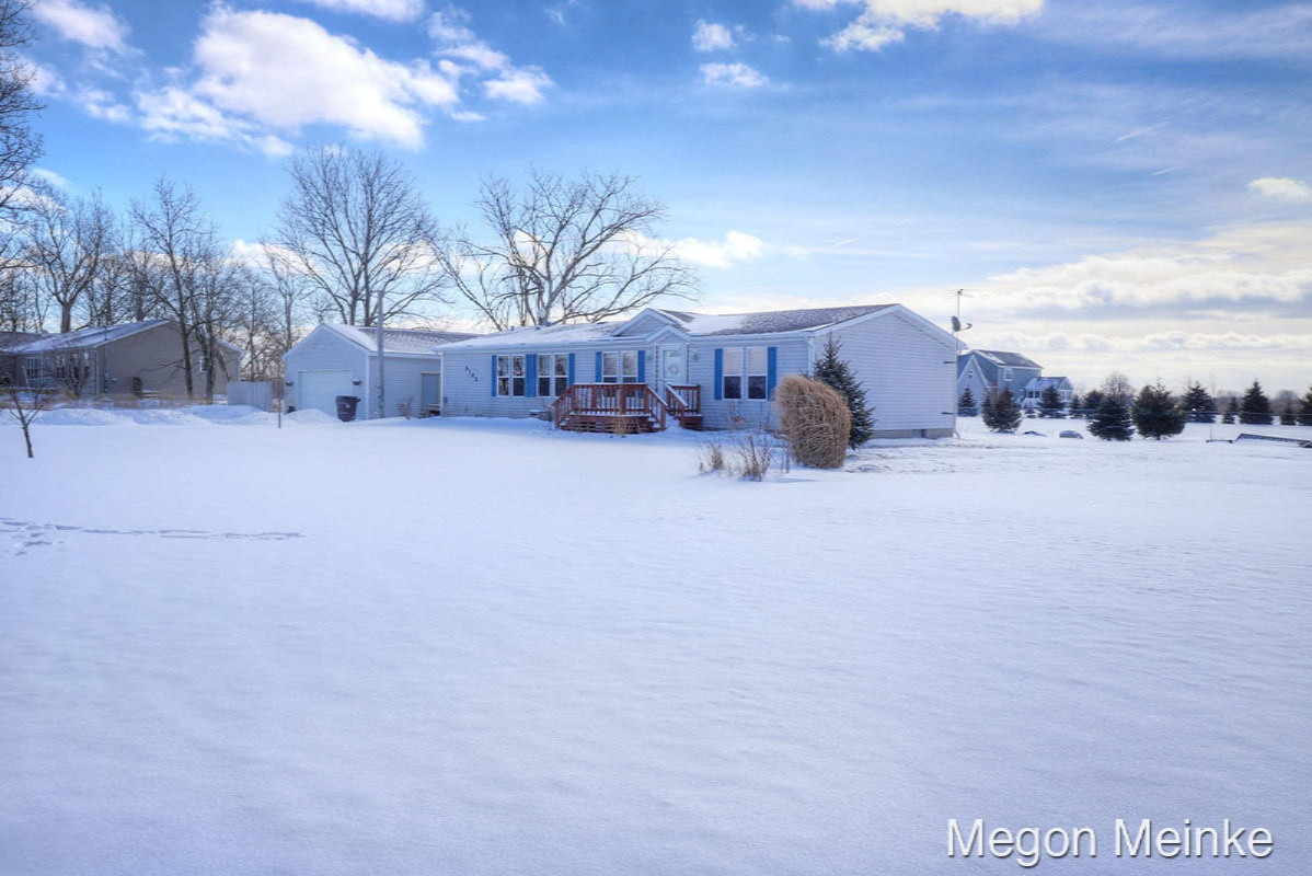 5183 Wooldridge Road Belding, MI 48809 - Photo 3 of 28 IMG_5185