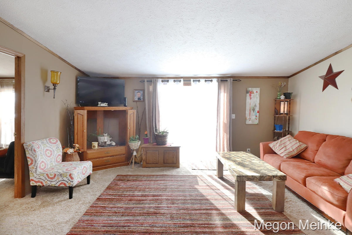 5183 Wooldridge Road Belding, MI 48809 - Photo 6 of 28 IMG_5188