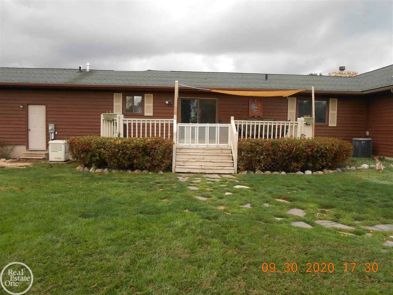 6946 Galbraith Line Road Lexington, MI 48450 - Photo 7 of 40 50025258-6.JPG