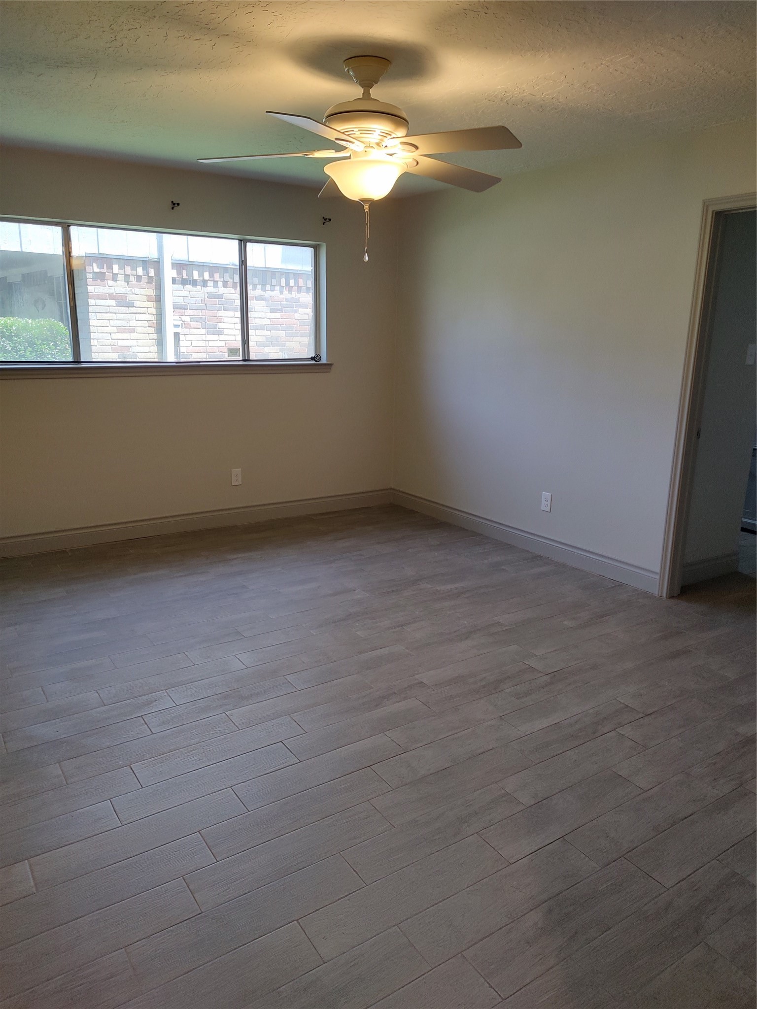7514 Fuchsia Lane Humble, TX 77346 - Photo 7 of 20 Spacious Primary bedroom