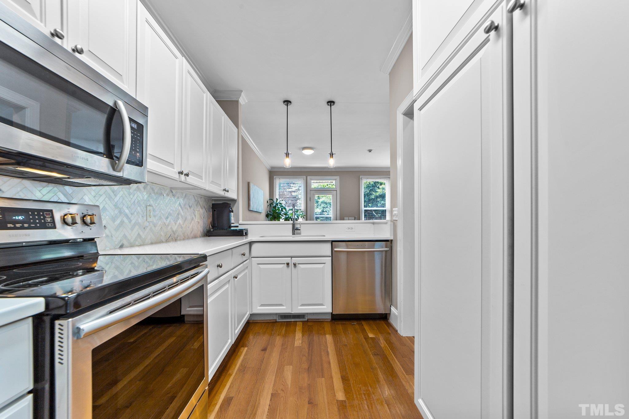 1825 Saluda Court Raleigh, NC 27608 - Photo 9 of 31
