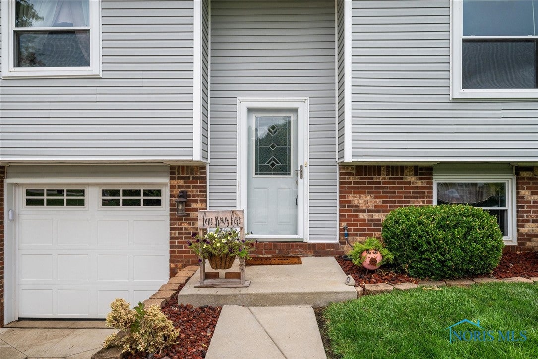 5620 Brook Point Road Toledo, OH 43611 - Photo 5 of 31 Gallery Image 5