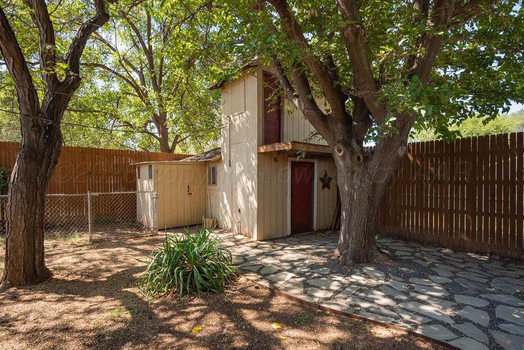 4428 Kingston Road Amarillo, TX 79109 - Photo 24 of 24 backyard 4