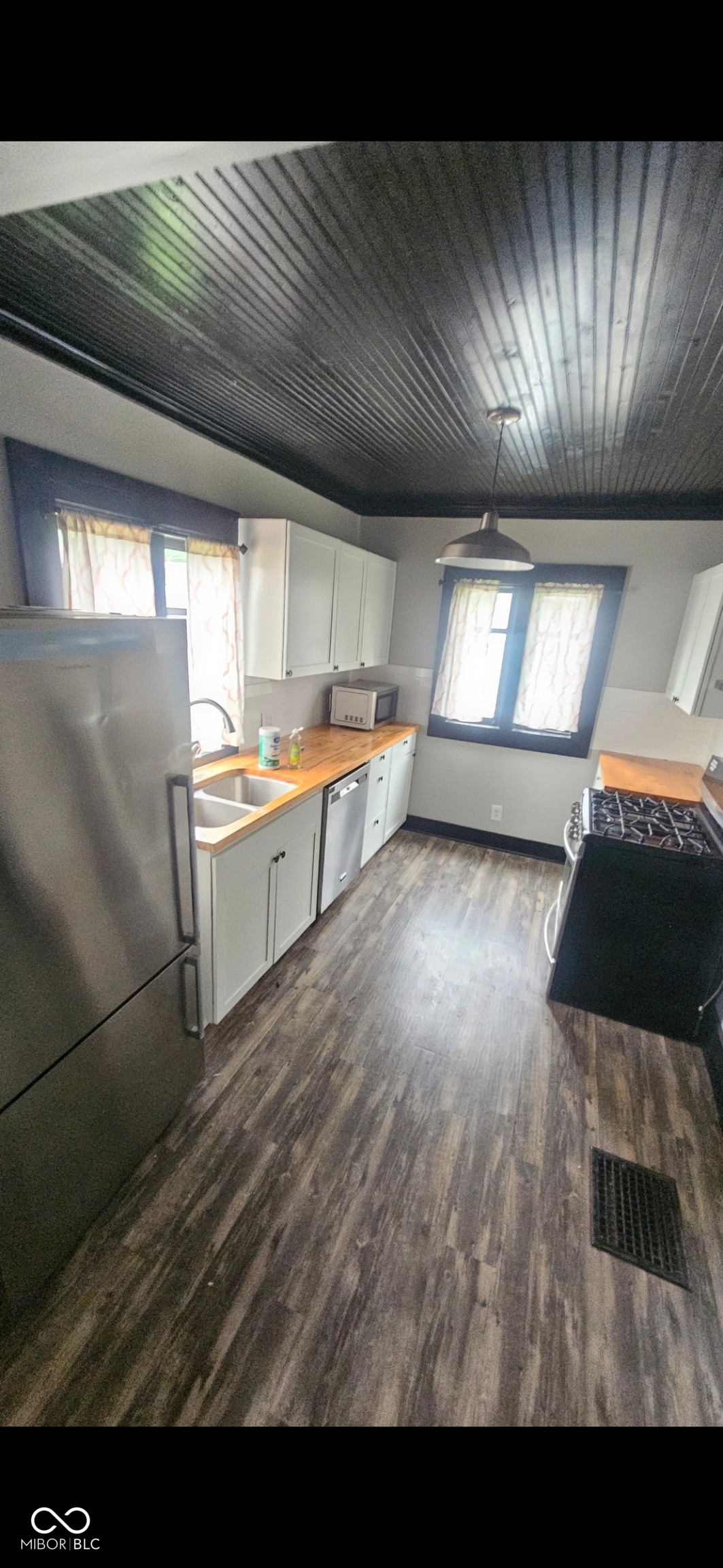 620 Berkley Road Indianapolis, IN 46208 - Photo 5 of 17