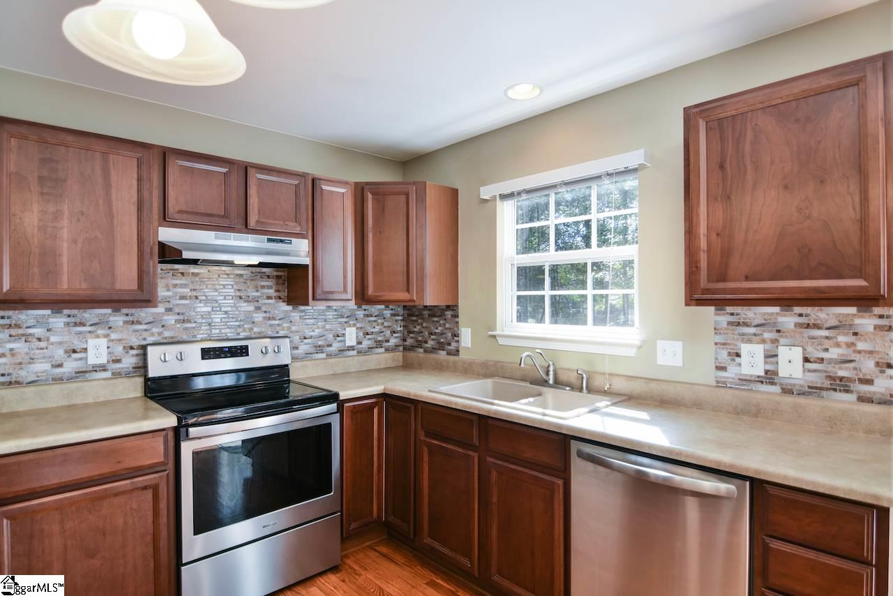 704 Sugar Maple Court Fountain Inn, SC 29644 - Photo 11 of 35 Gallery Image 11