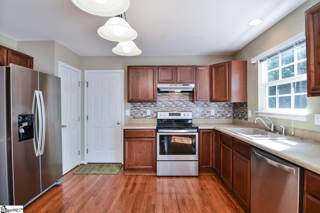 704 Sugar Maple Court Fountain Inn, SC 29644 - Photo 5 of 35 Gallery Image 5