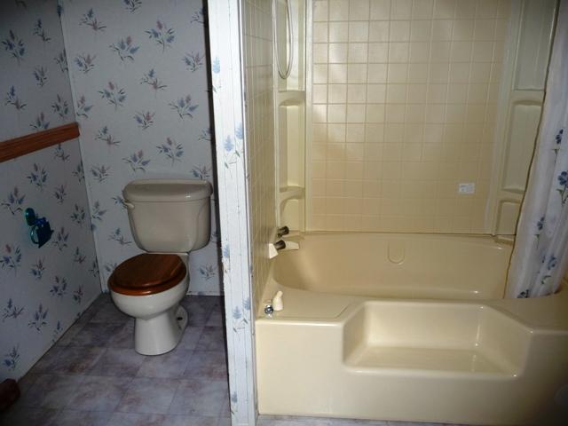 3542 Robin Road Tallahassee, FL 32305 - Photo 12 of 25