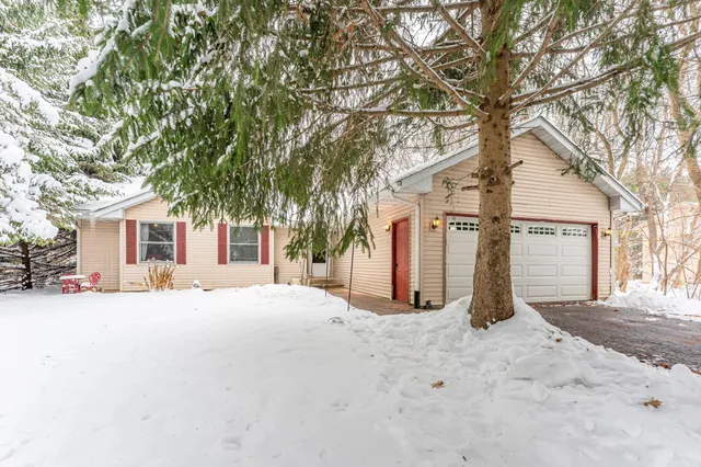 $199,900 | 116 Liverpool Drive Southeast, Poplar Grove, IL 61065