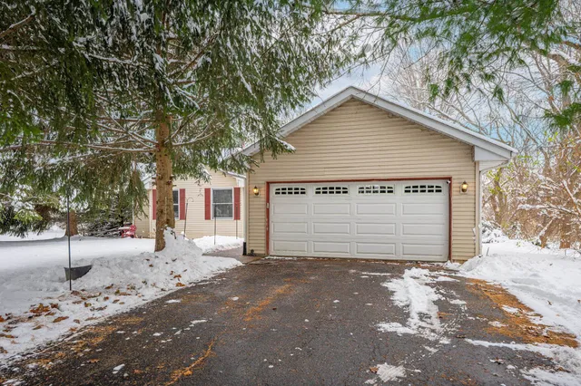 $199,900 | 116 Liverpool Drive Southeast, Poplar Grove, IL 61065