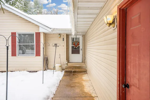 $199,900 | 116 Liverpool Drive Southeast, Poplar Grove, IL 61065