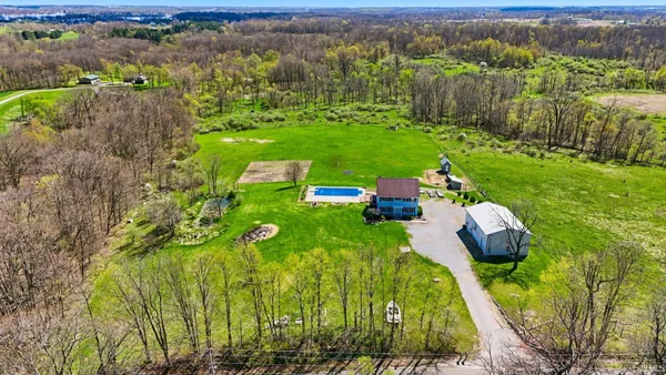 $350,000 | 2665 East 500 South, Hamilton, IN 46742