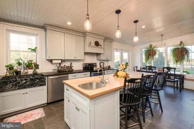 $1,400,000 | 845 Waterway Road, Oxford, PA 19363