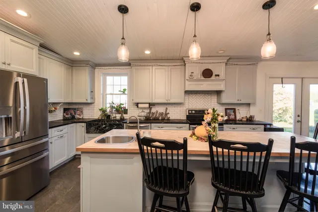 $1,400,000 | 845 Waterway Road, Oxford, PA 19363