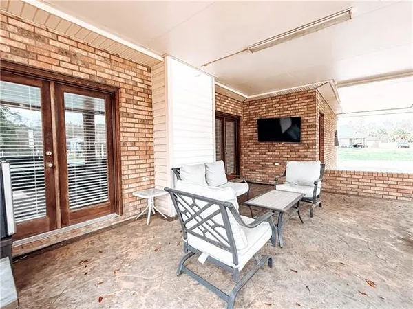 $475,000 | 2335 Jean Lafitte Boulevard, Jean Lafitte, LA 70067