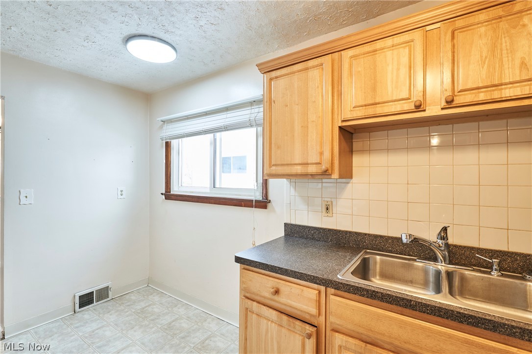 824 Pendley Road Willowick, OH 44095 - Photo 18 of 27 Gallery Image 18