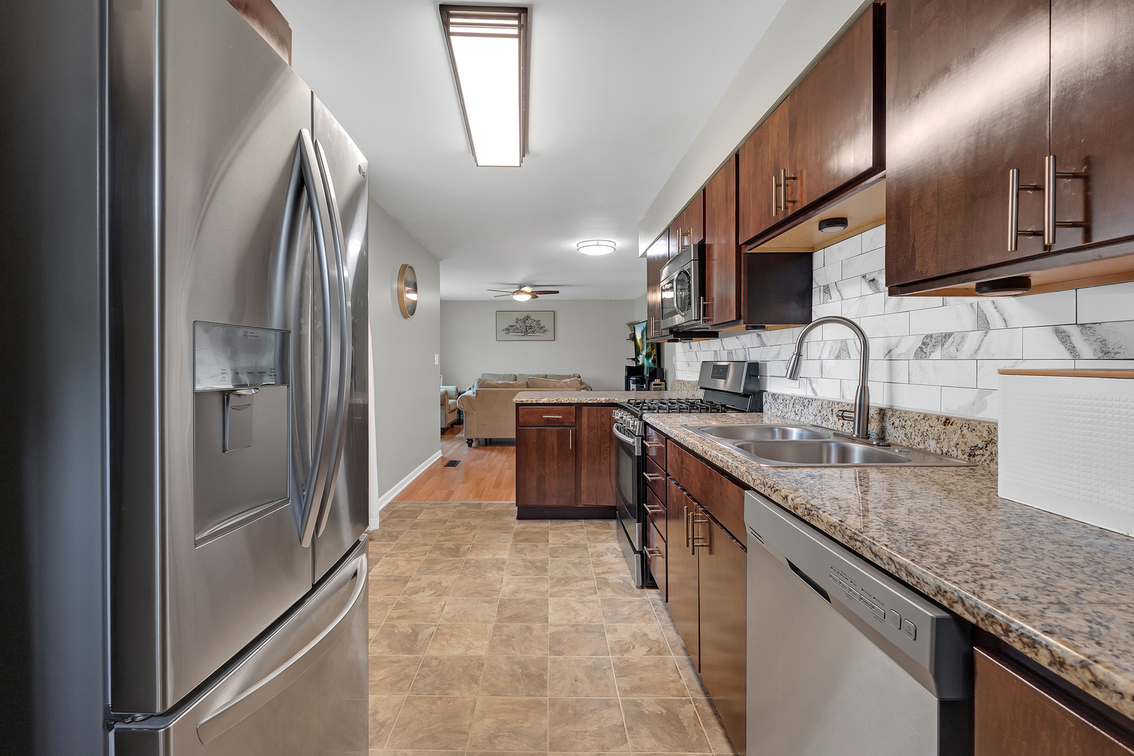52 Sparrow Road Carpentersville, IL 60110 - Photo 11 of 24
